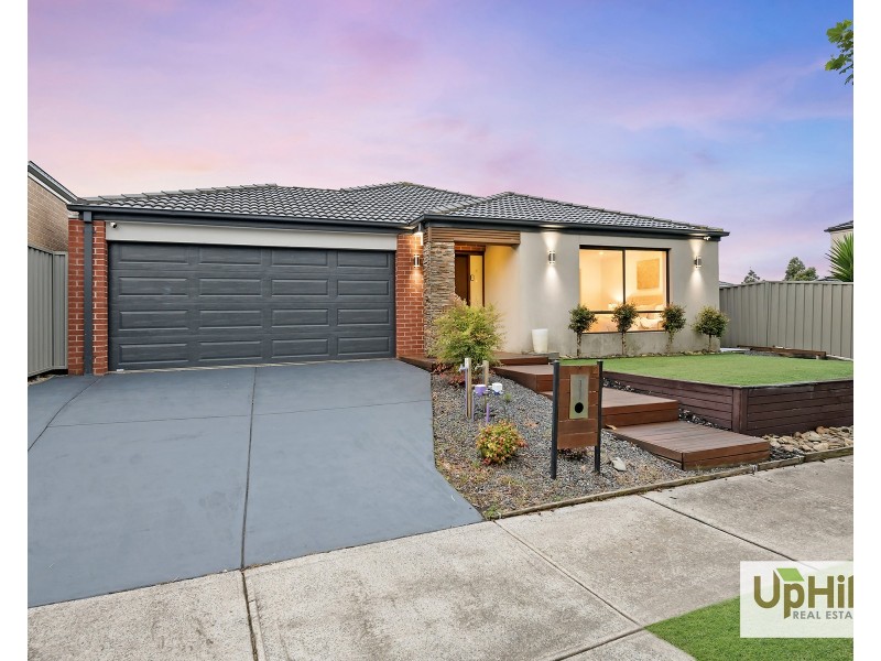 12 BARTER CRESCENT, Cranbourne East VIC 3977