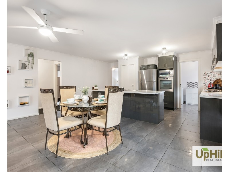 34 Challenger Circuit, Cranbourne East VIC 3977
