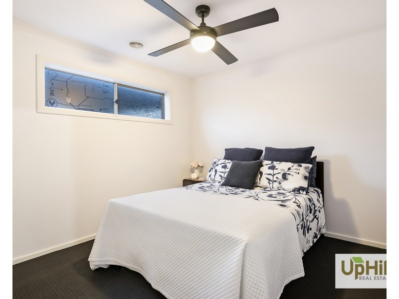 34 Challenger Circuit, Cranbourne East VIC 3977