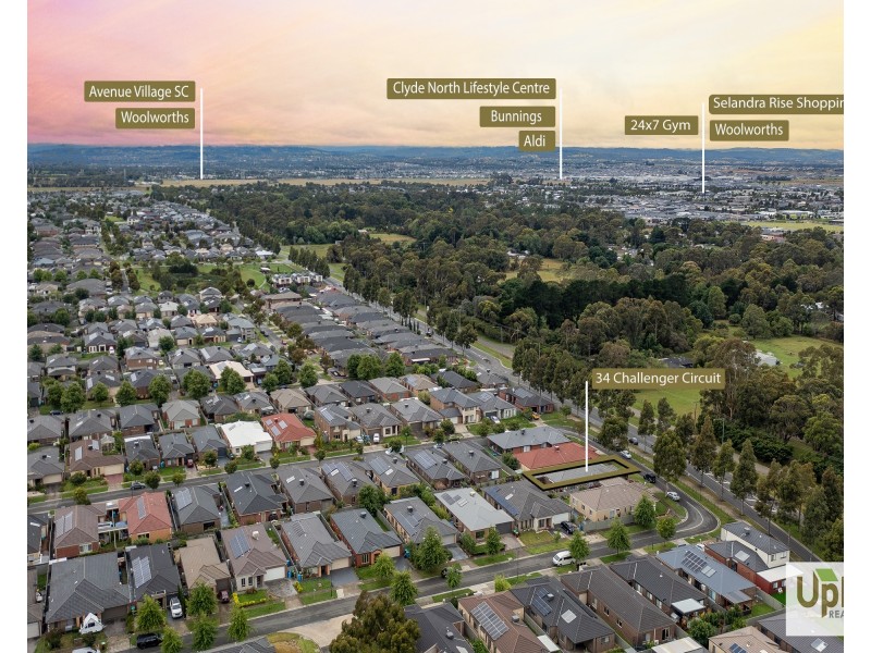 34 Challenger Circuit, Cranbourne East VIC 3977