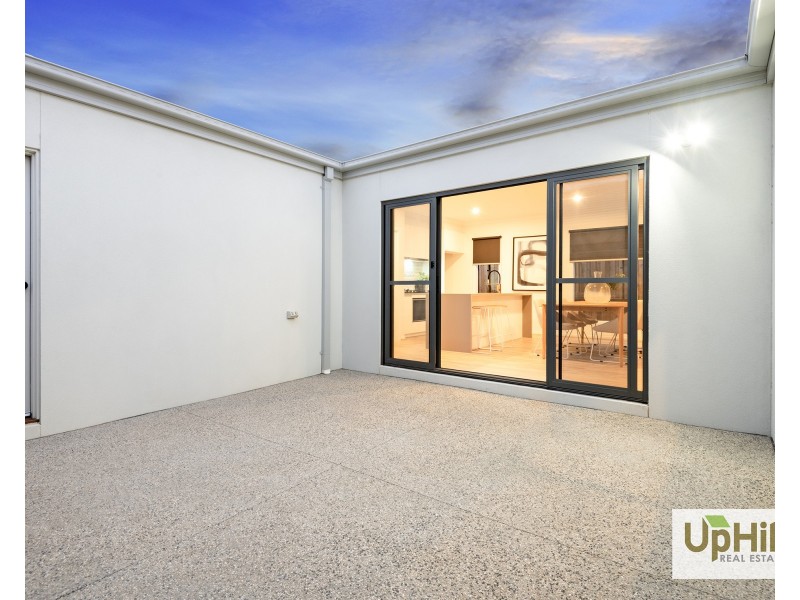 7 Exmoor Crescent, Clyde North VIC 3978