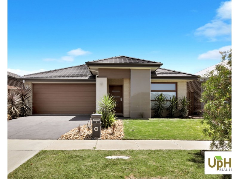 5 Dame Avenue, Clyde North VIC 3978