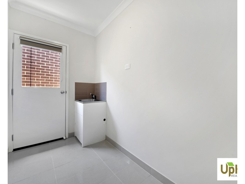 5 Dame Avenue, Clyde North VIC 3978