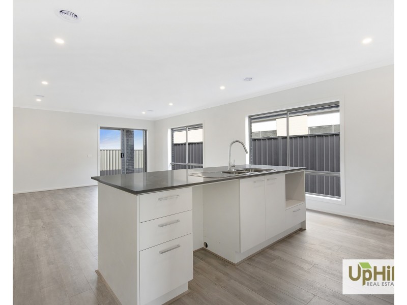 6 Frome Road, Clyde VIC 3978