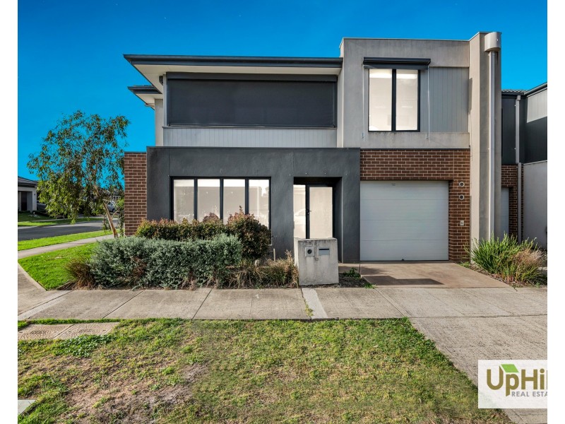 13 Marwedel Avenue, Clyde North VIC 3978