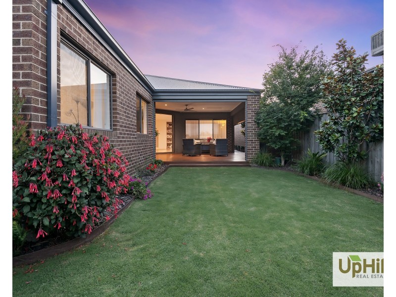 45 Cottongrass Avenue, Clyde North VIC 3978