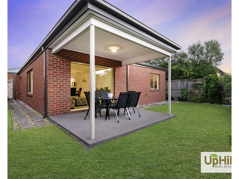 11 Highbury Road, Clyde North VIC 3978