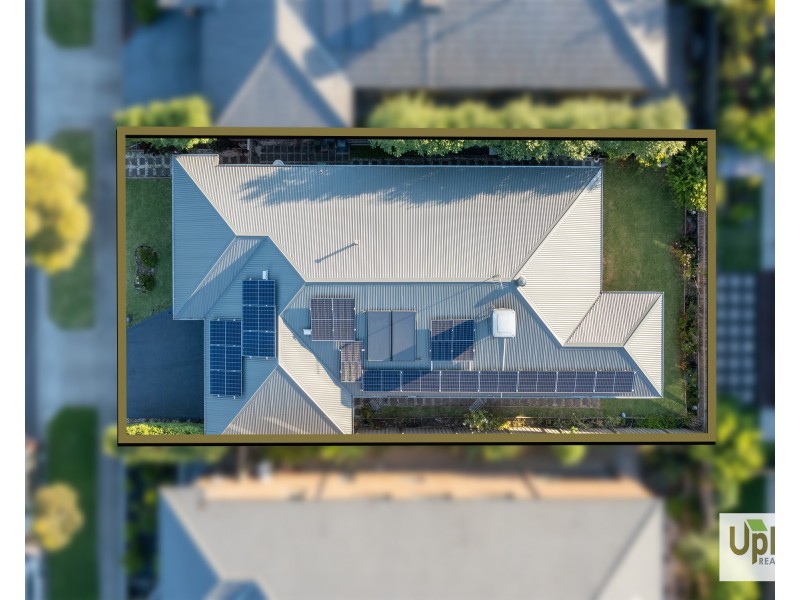 11 Highbury Road, Clyde North VIC 3978