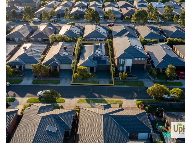 11 Highbury Road, Clyde North VIC 3978