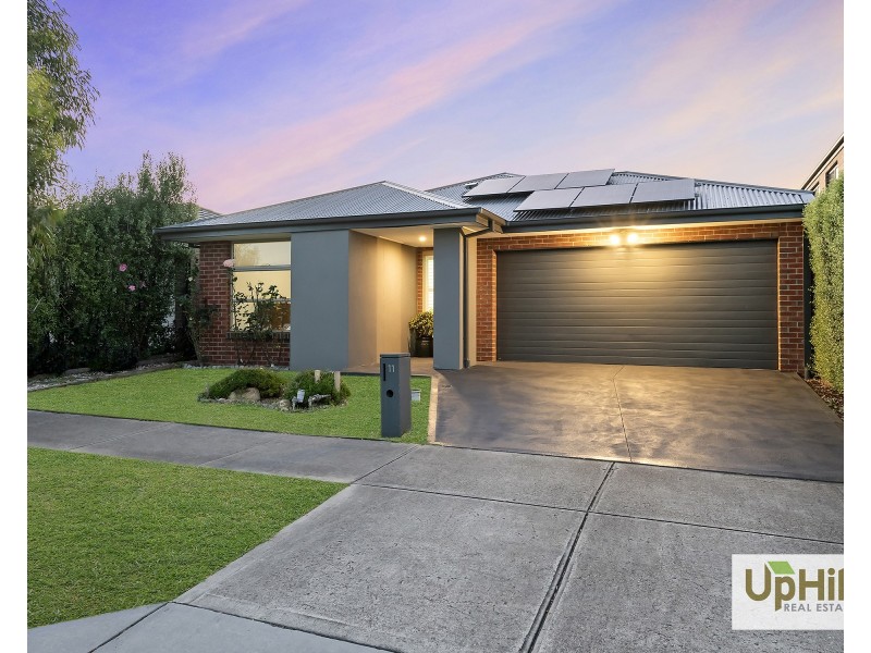 11 Highbury Road, Clyde North VIC 3978