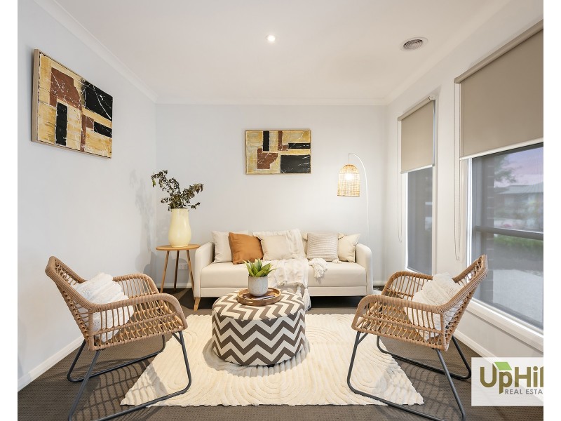 16 Pitfield Avenue, Cranbourne East VIC 3977