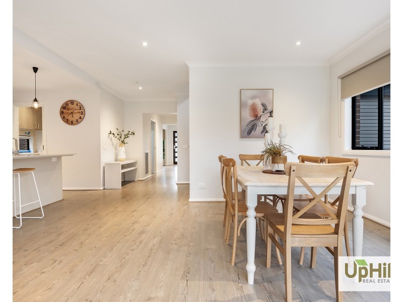 16 Pitfield Avenue, Cranbourne East VIC 3977