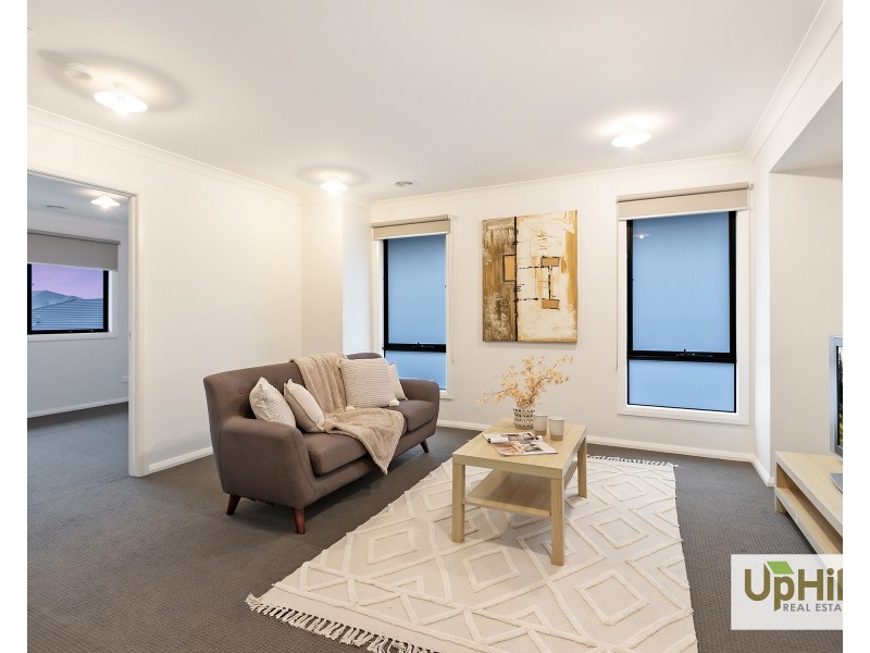 16 Pitfield Avenue, Cranbourne East VIC 3977