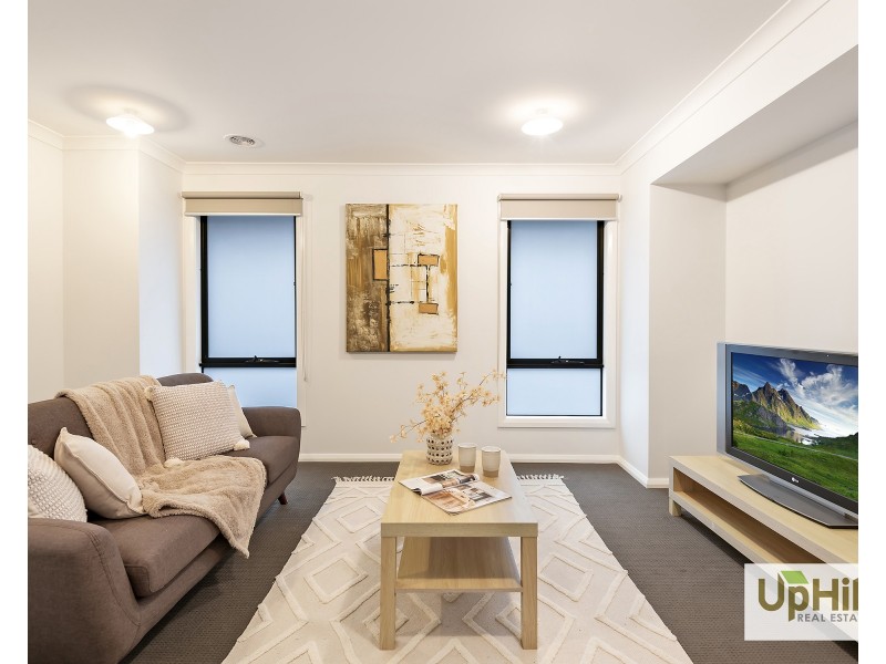 16 Pitfield Avenue, Cranbourne East VIC 3977