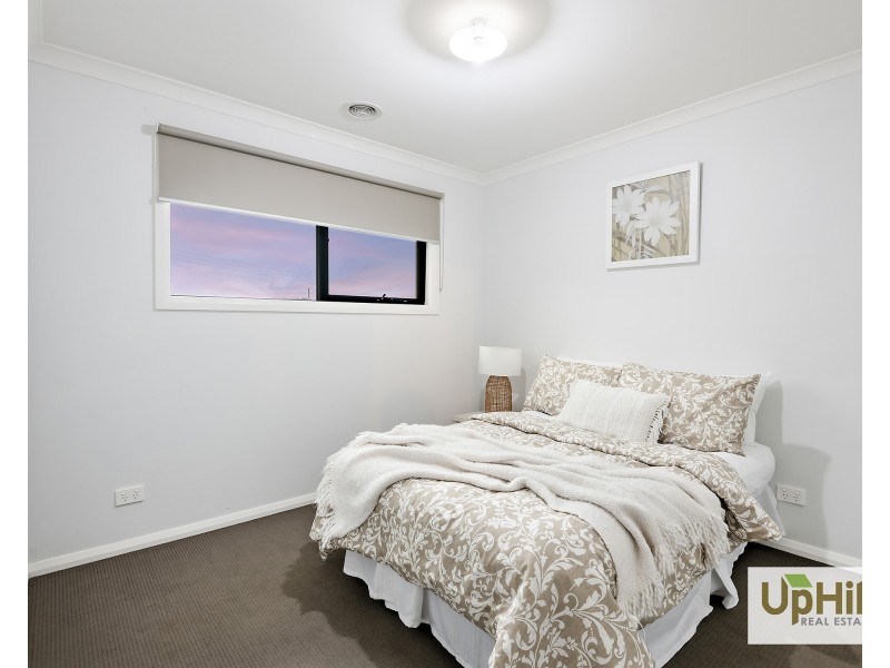 16 Pitfield Avenue, Cranbourne East VIC 3977