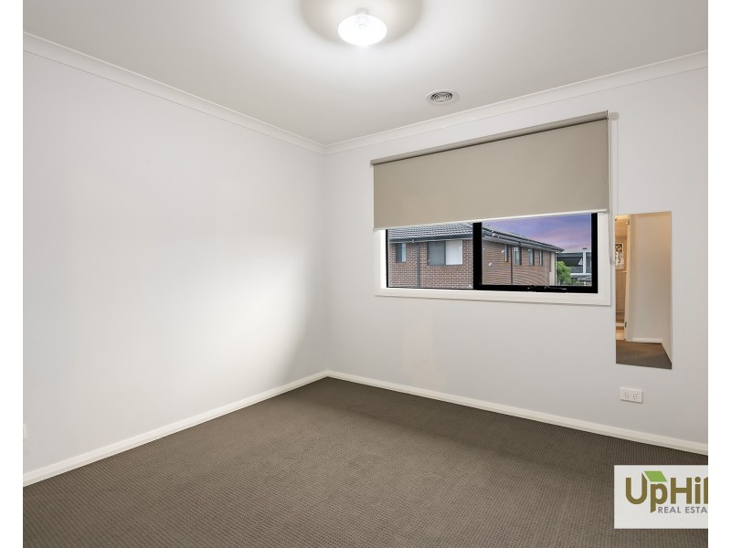 16 Pitfield Avenue, Cranbourne East VIC 3977