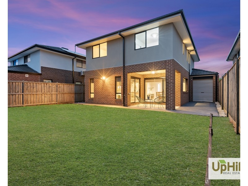16 Pitfield Avenue, Cranbourne East VIC 3977