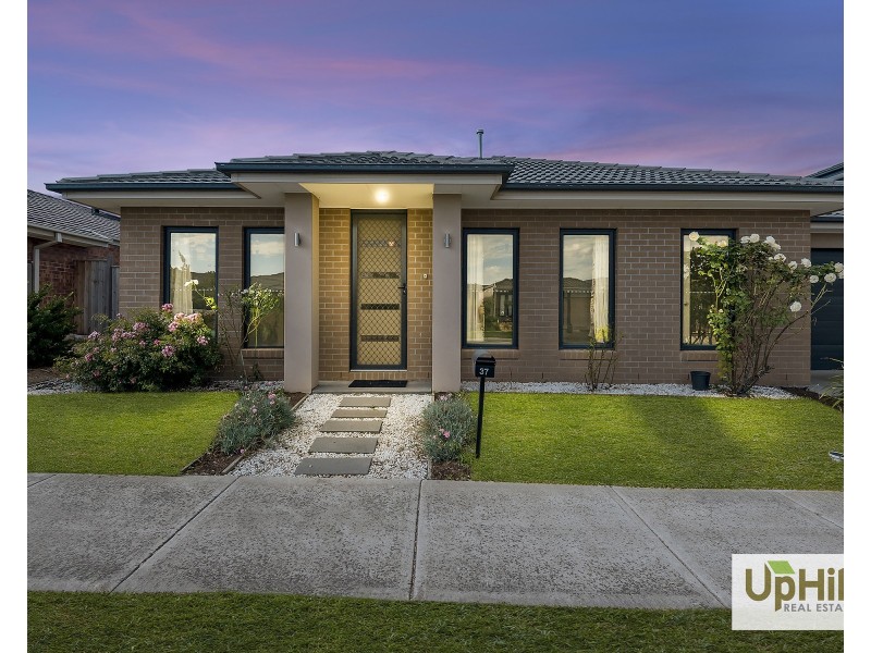 37 Fenway Blvd, Clyde North VIC 3978