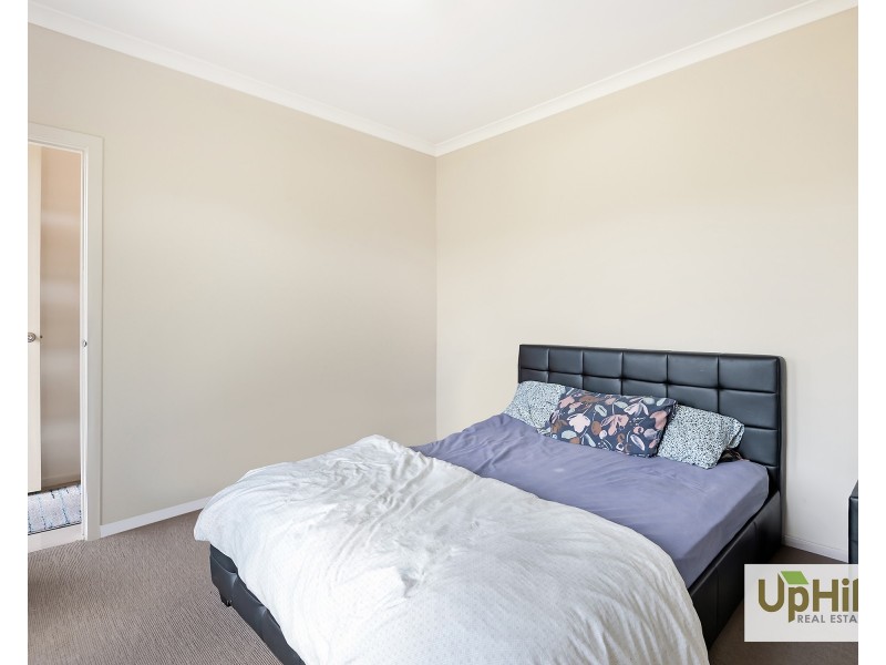 37 Fenway Blvd, Clyde North VIC 3978
