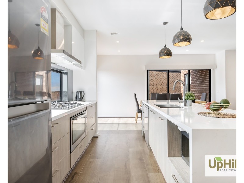 70 Picnic Avenue, Clyde North VIC 3978