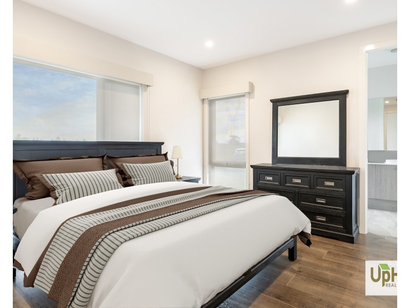 70 Picnic Avenue, Clyde North VIC 3978