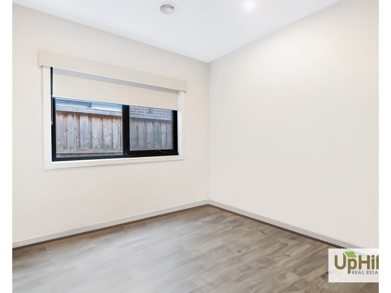 70 Picnic Avenue, Clyde North VIC 3978