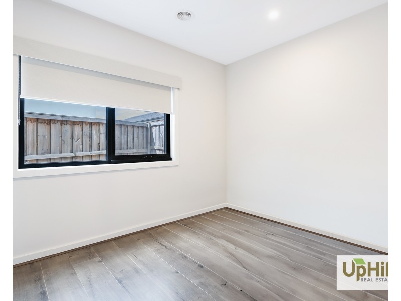 70 Picnic Avenue, Clyde North VIC 3978