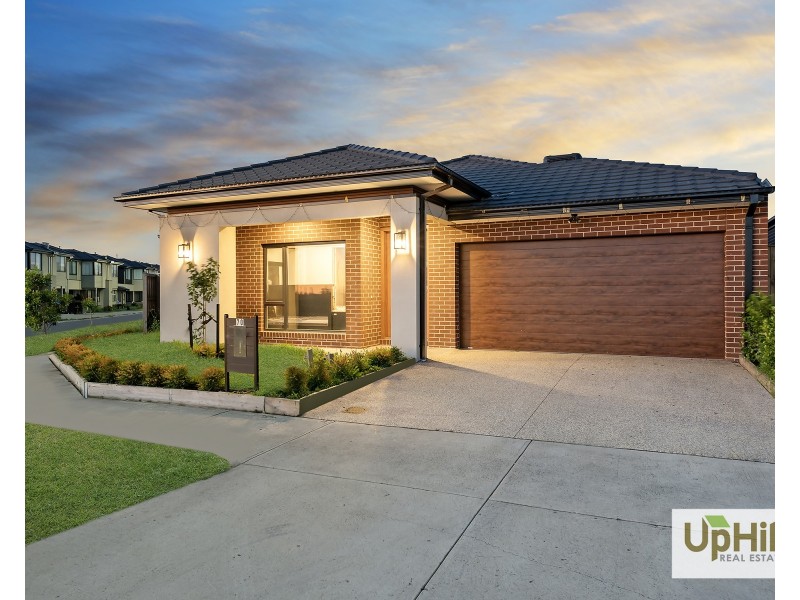 70 Picnic Avenue, Clyde North VIC 3978