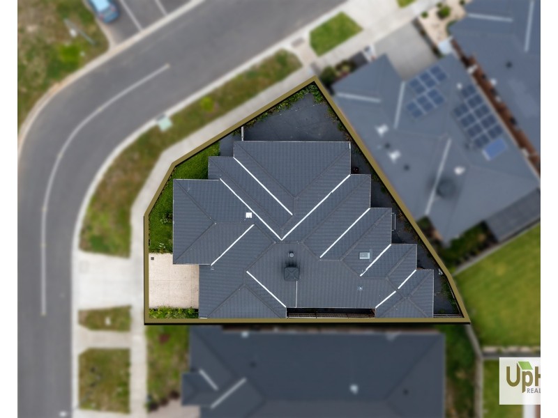 70 Picnic Avenue, Clyde North VIC 3978