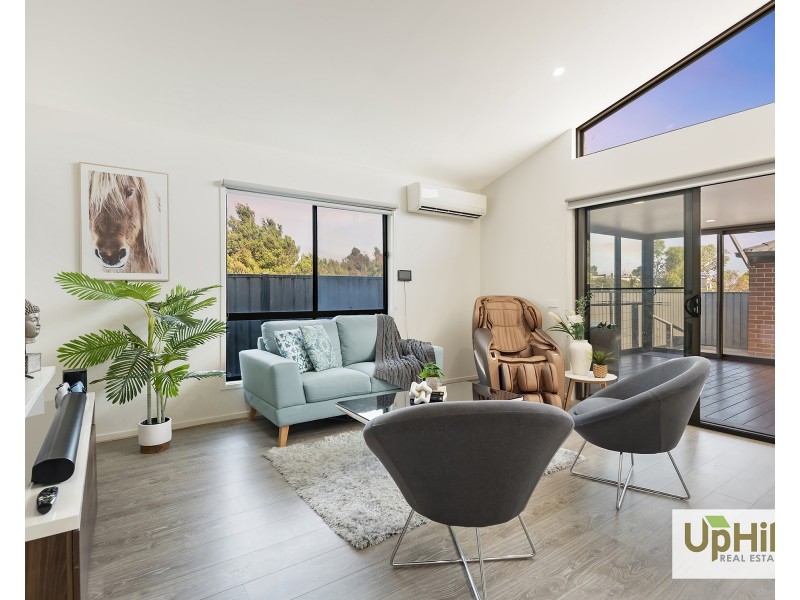 33 Timble Way, Clyde North VIC 3978