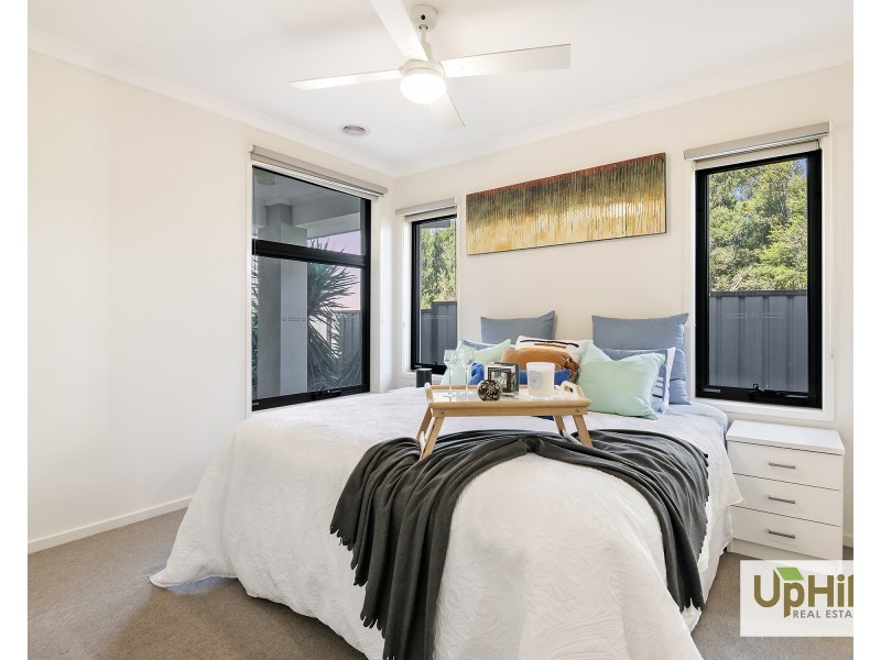 33 Timble Way, Clyde North VIC 3978