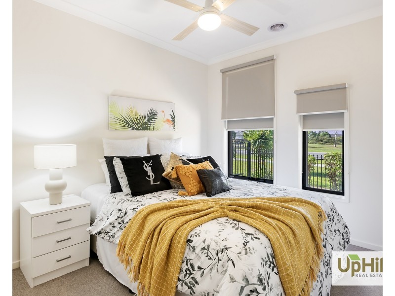 33 Timble Way, Clyde North VIC 3978