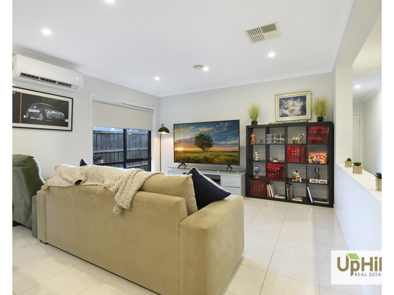 33 Reflections Boulevard, Clyde North VIC 3978