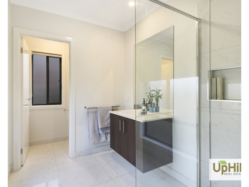 33 Reflections Boulevard, Clyde North VIC 3978