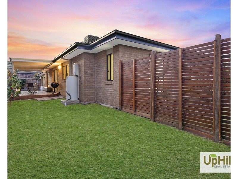 33 Reflections Boulevard, Clyde North VIC 3978