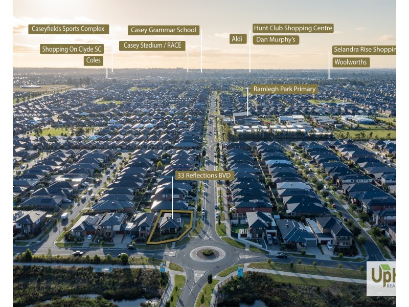 33 Reflections Boulevard, Clyde North VIC 3978