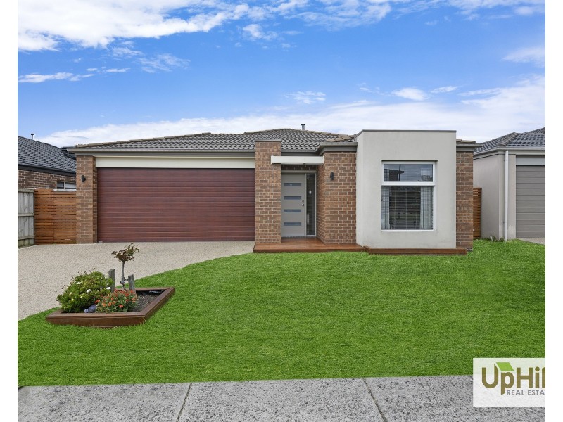42 Fieldstone Crescent, Cranbourne North VIC 3977