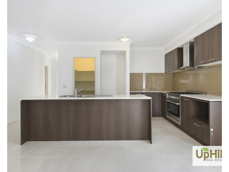 42 Fieldstone Crescent, Cranbourne North VIC 3977