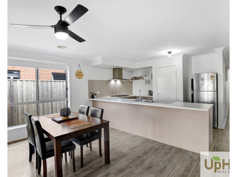 62 Chesney Circuit, Clyde VIC 3978