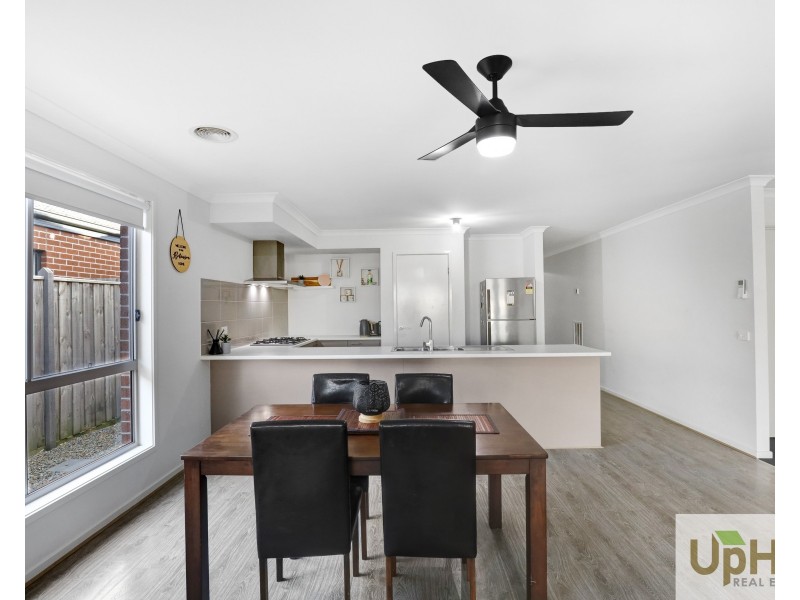 62 Chesney Circuit, Clyde VIC 3978