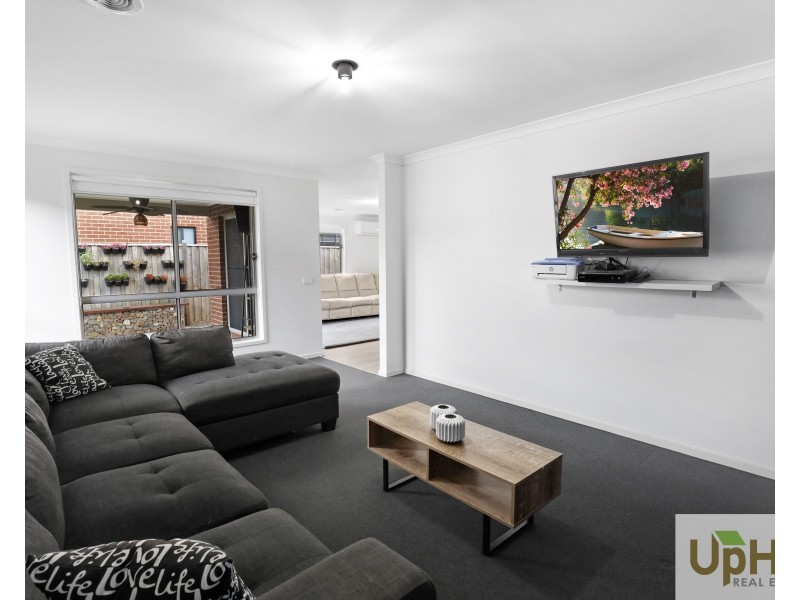 62 Chesney Circuit, Clyde VIC 3978