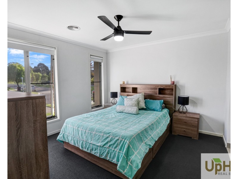 62 Chesney Circuit, Clyde VIC 3978