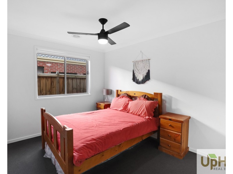 62 Chesney Circuit, Clyde VIC 3978