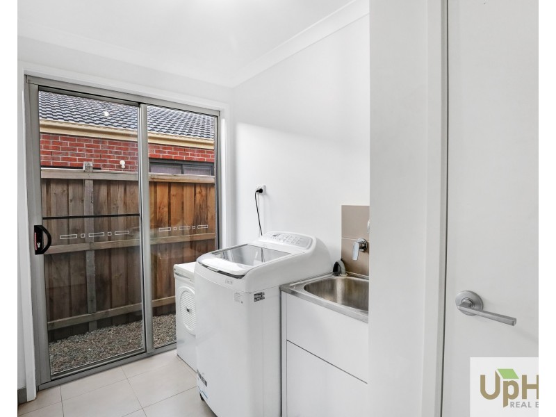 62 Chesney Circuit, Clyde VIC 3978