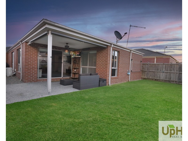 62 Chesney Circuit, Clyde VIC 3978