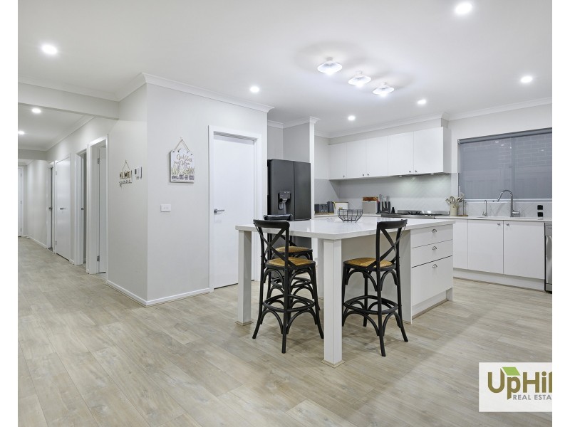 28 Sicily Road, Clyde VIC 3978