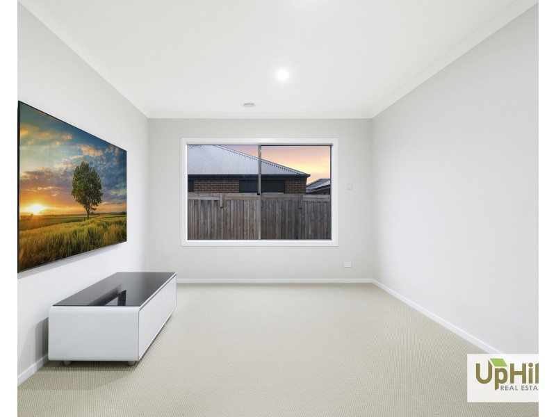 28 Sicily Road, Clyde VIC 3978