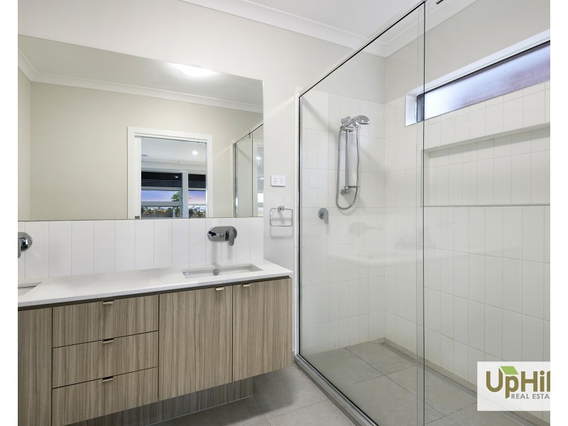 28 Sicily Road, Clyde VIC 3978