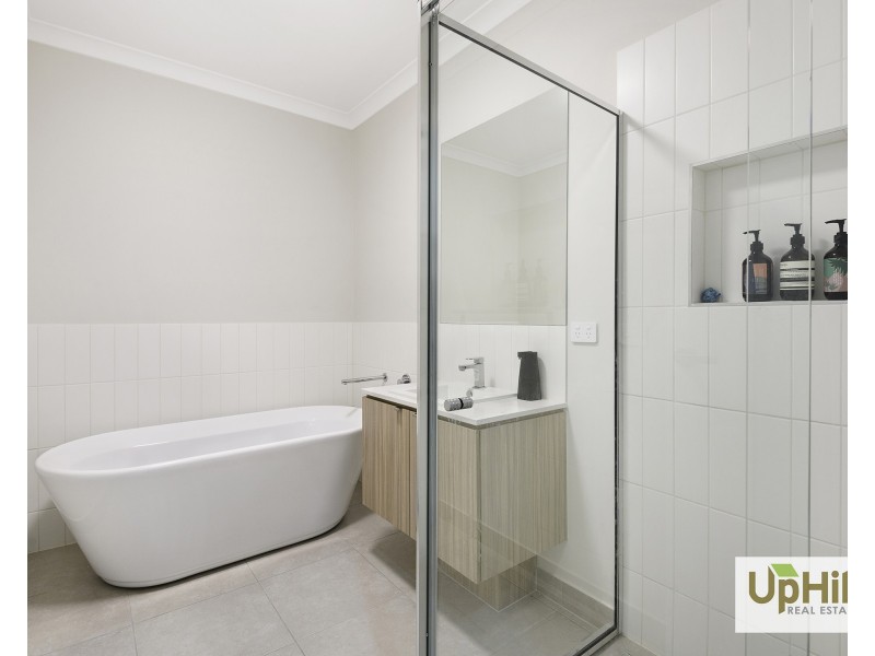 28 Sicily Road, Clyde VIC 3978