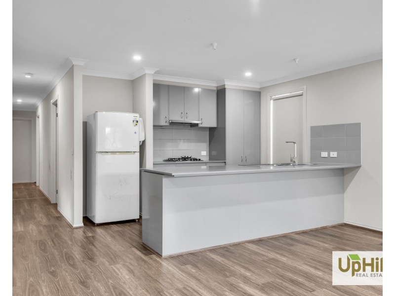 143 Lineham Drive, Cranbourne East VIC 3977
